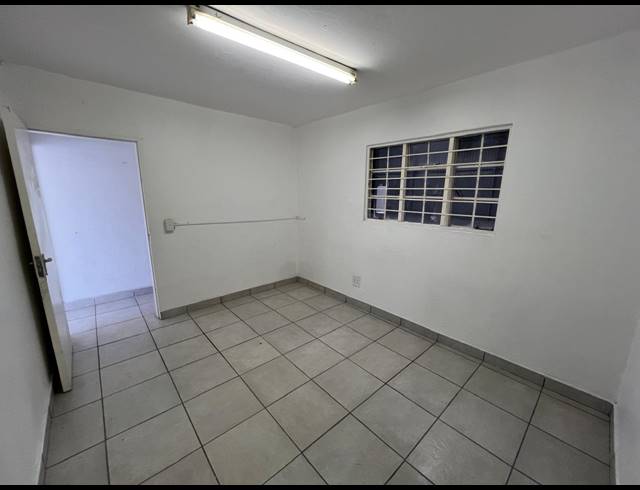 290M² WAREHOUSE TO LET IN MULDERSDRIFT